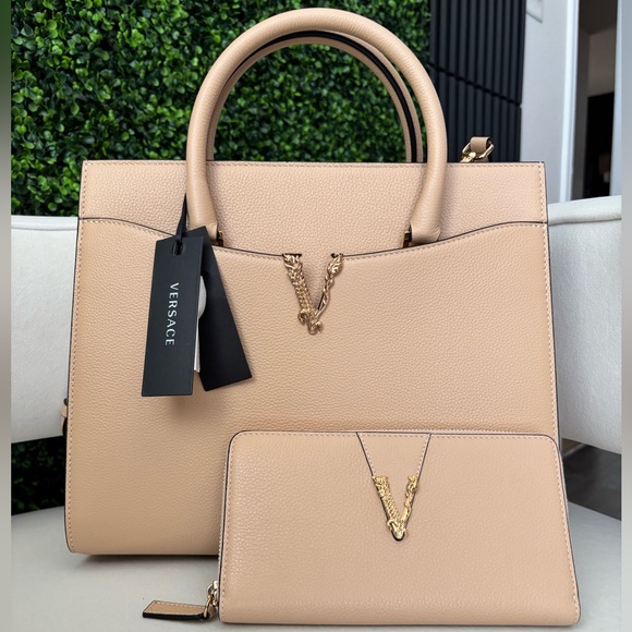 NWT VERSACE WALLET - Picture 7 of 7